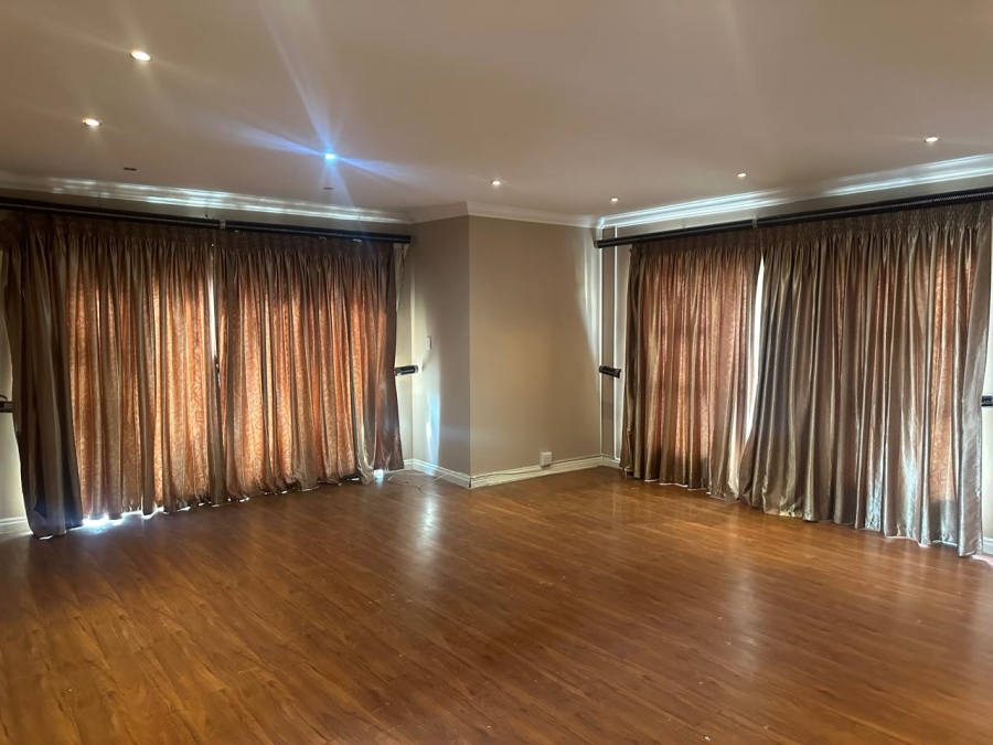 6 Bedroom Property for Sale in Cashan North West